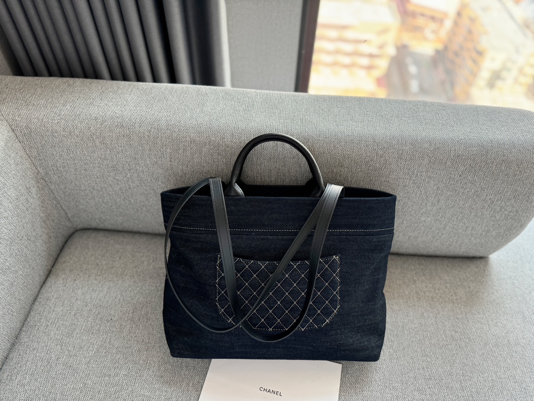 【CHANEL  公式旗艦店】シャネル   ハンドバッグ  当日出荷 好評に付き再入荷！36*30CM