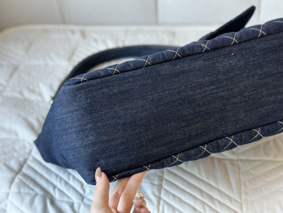 【CHANEL  公式旗艦店】シャネル   ハンドバッグ  当日出荷 好評に付き再入荷！42*34CM