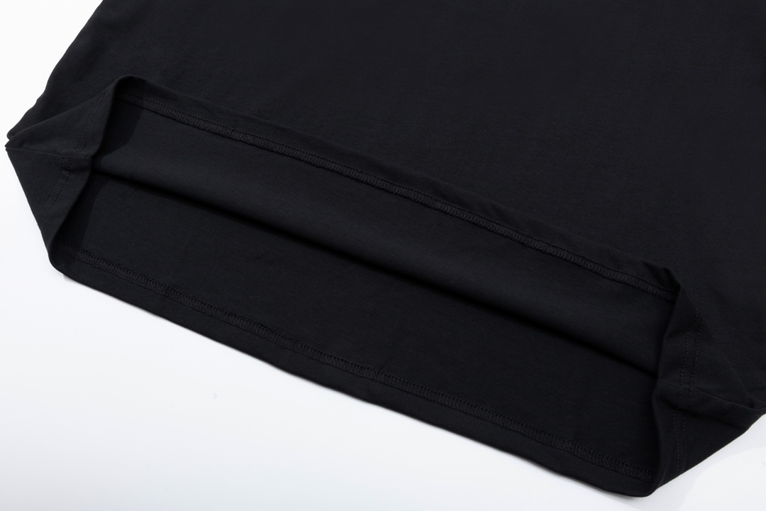 【LOEWE 公式旗艦店】ロエベ  Tシャツ ご好評に付き再入荷！