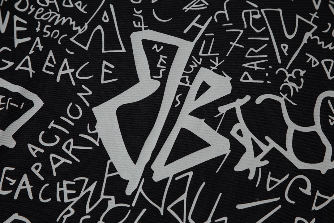 【BALENCIAGA  公式旗艦店】バレンシアガ  Tシャツ ご好評に付き再入荷！