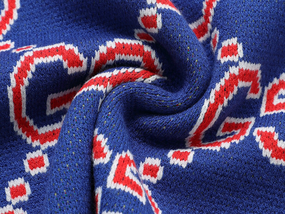 【GUCCI  公式旗艦店】グッチ  セーター好評に付き再入荷！ 241104