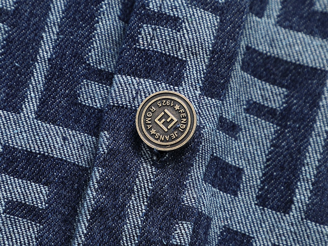 【FENDI】フェンディ  ジャケット着ご好評に付き再入荷！240923