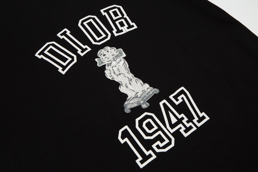 【DIOR  公式旗艦店】ディオール  Tシャツ ご好評に付き再入荷！