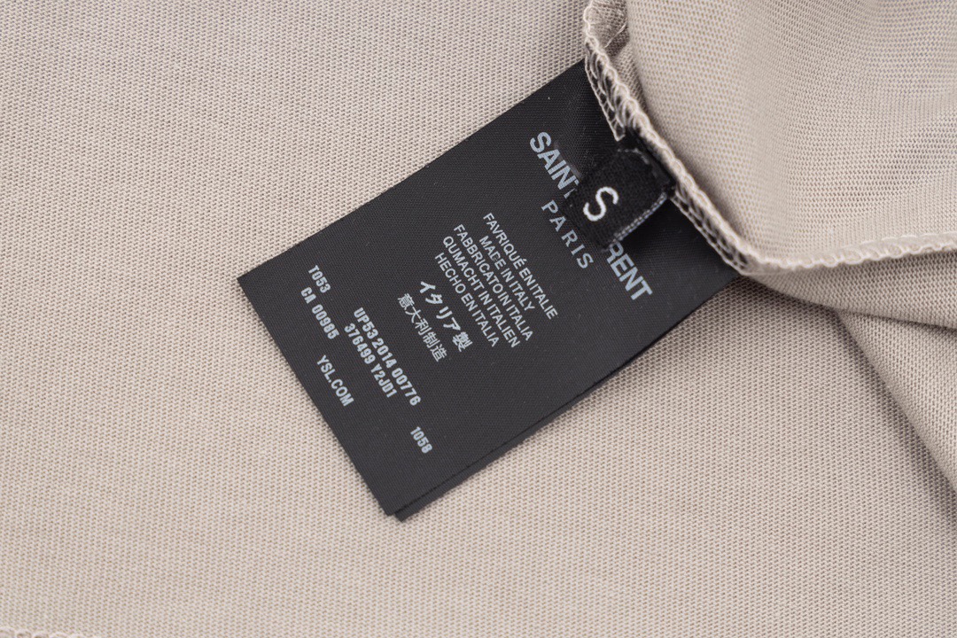 【YSL SAINT LAURENT 公式旗艦店】サンローラン Tシャツ ご好評に付き再入荷！