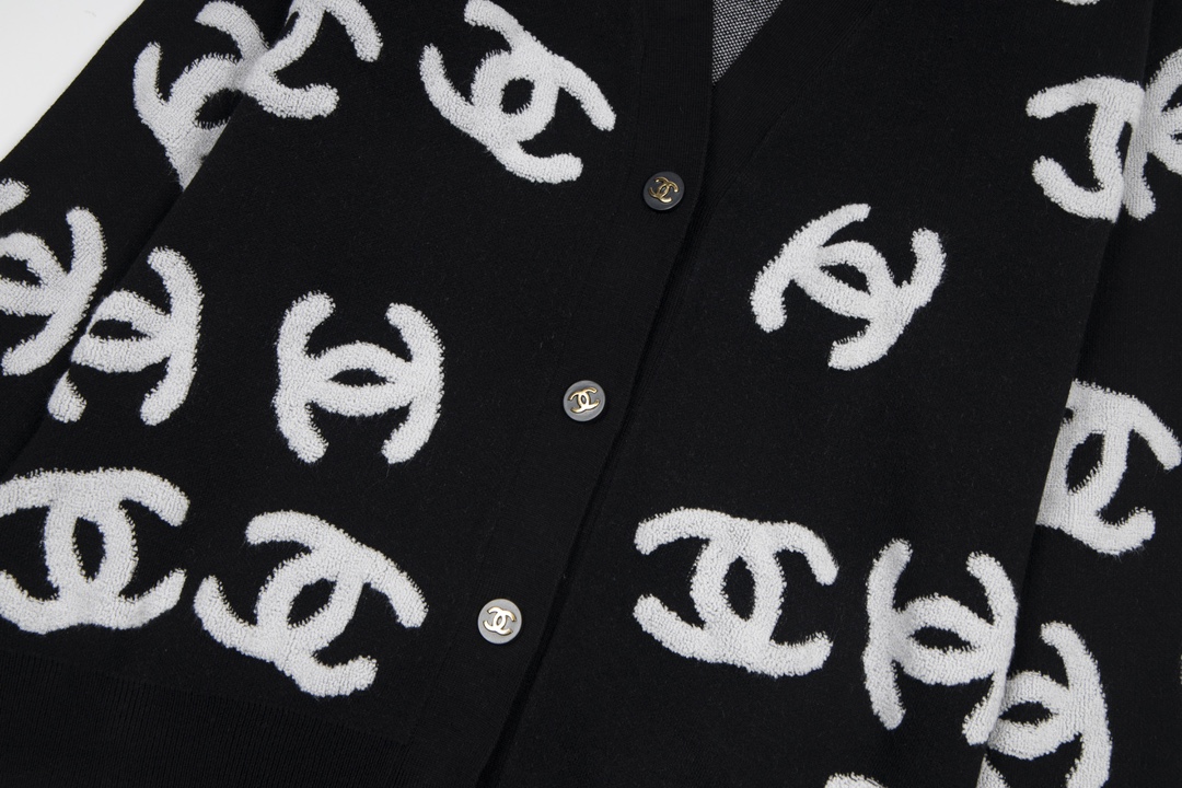 【CHANEL  公式旗艦店】シャネル  セーター好評に付き再入荷！ 241102