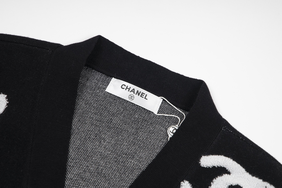 【CHANEL  公式旗艦店】シャネル  セーター好評に付き再入荷！ 241102