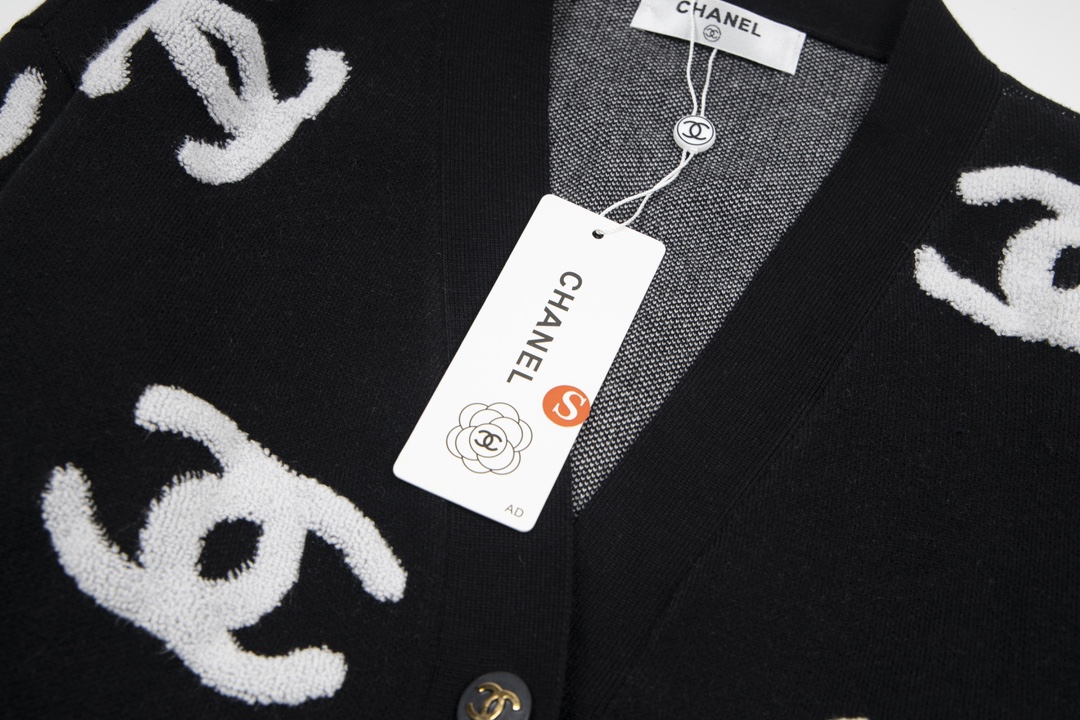 【CHANEL  公式旗艦店】シャネル  セーター好評に付き再入荷！ 241102