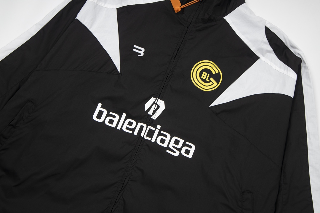 【BALENCIAGA】バレンシアガ  ジャケット着  ご好評に付き再入荷！240921