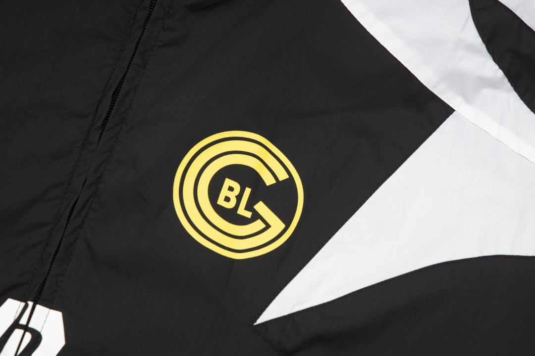 【BALENCIAGA】バレンシアガ  ジャケット着  ご好評に付き再入荷！240921