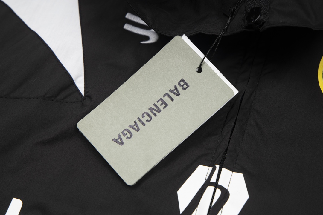 【BALENCIAGA】バレンシアガ  ジャケット着  ご好評に付き再入荷！240921