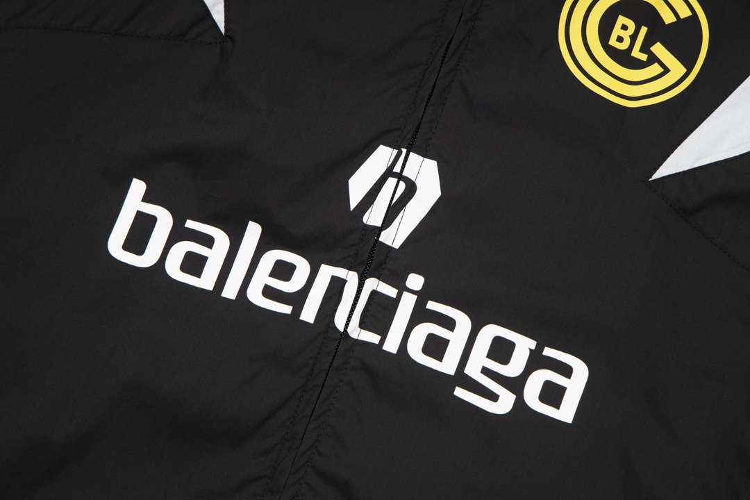 【BALENCIAGA】バレンシアガ  ジャケット着  ご好評に付き再入荷！240921