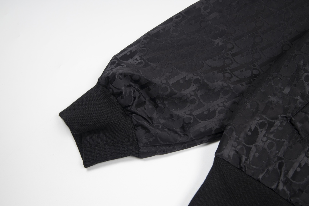 【PRADA  公式旗艦店】プラダ  ジャケット着 好評に付き再入荷 240827