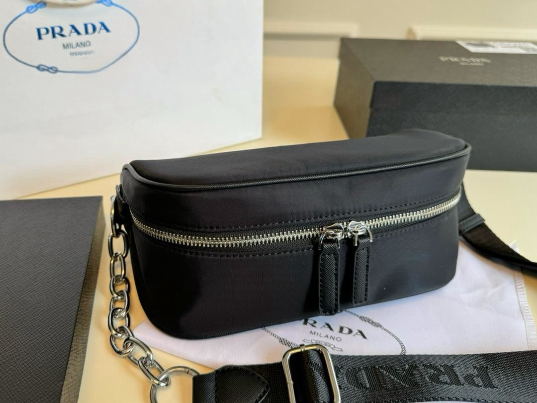 【PRADA  公式 旗艦店】プラダ  斜めがけバッグ 当日出荷 好評に付き再入荷！24*15CM  240719