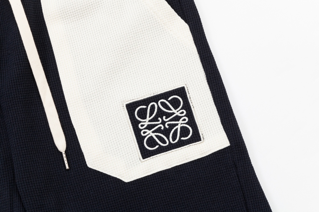 【LOEWE 公式旗艦店】ロエベ  ショートパンツご好評に付き再入荷 240717