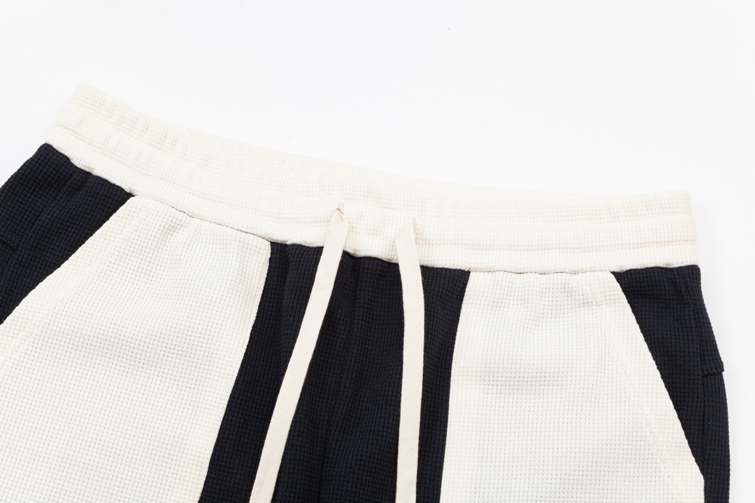 【LOEWE 公式旗艦店】ロエベ  ショートパンツご好評に付き再入荷 240717