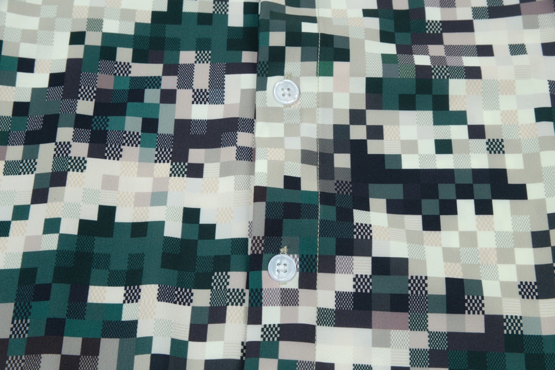 【LOUIS VUITTON 公式旗艦店】ルイヴィトン  シャツ  ご好評に付き再入荷 240715