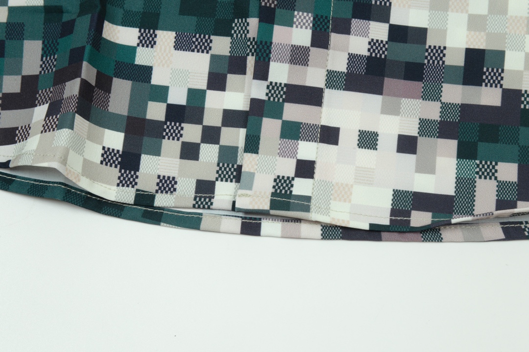 【LOUIS VUITTON 公式旗艦店】ルイヴィトン  シャツ  ご好評に付き再入荷 240715