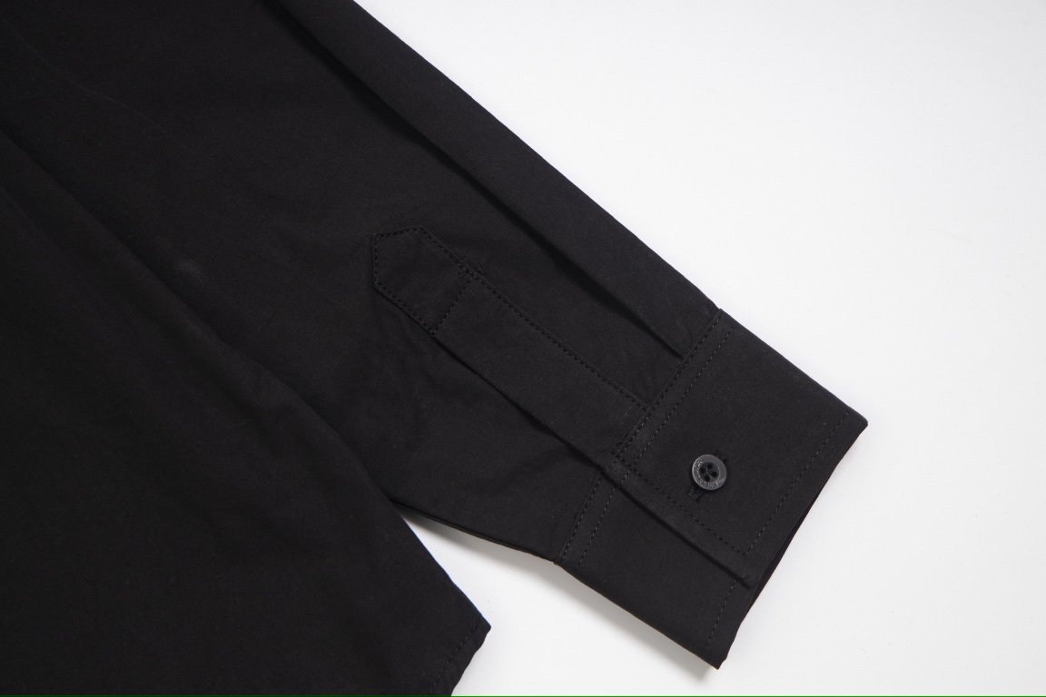 【BALENCIAGA 公式旗艦店】バレンシアガ  シャツ  ご好評に付き再入荷 240715