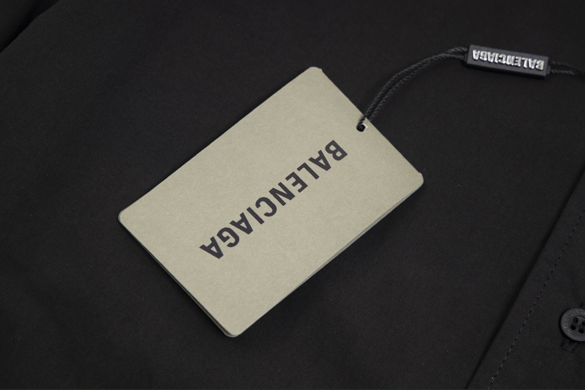 【BALENCIAGA 公式旗艦店】バレンシアガ  シャツ  ご好評に付き再入荷 240715