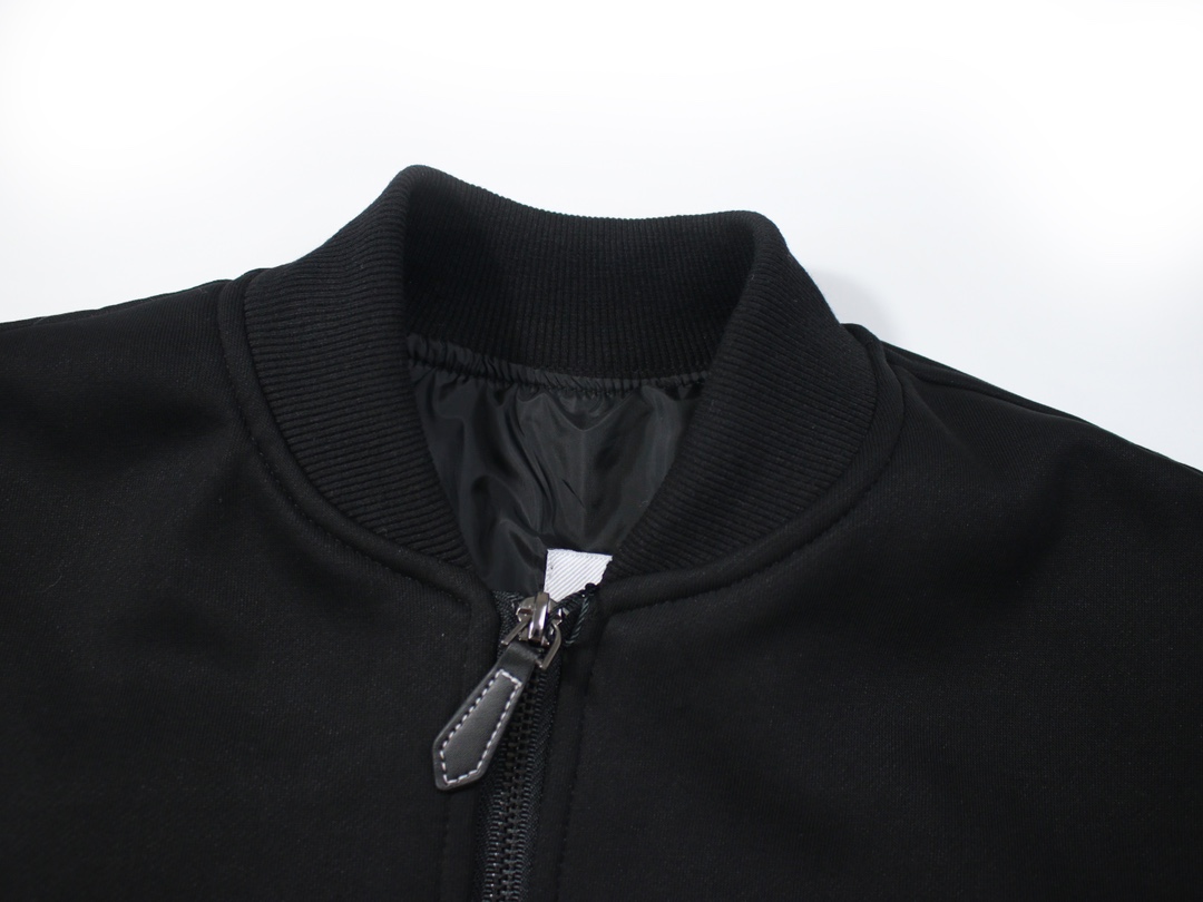 【BURBERRY 公式旗艦店】バーバリー パーカースウェットご好評に付き再入荷！240923