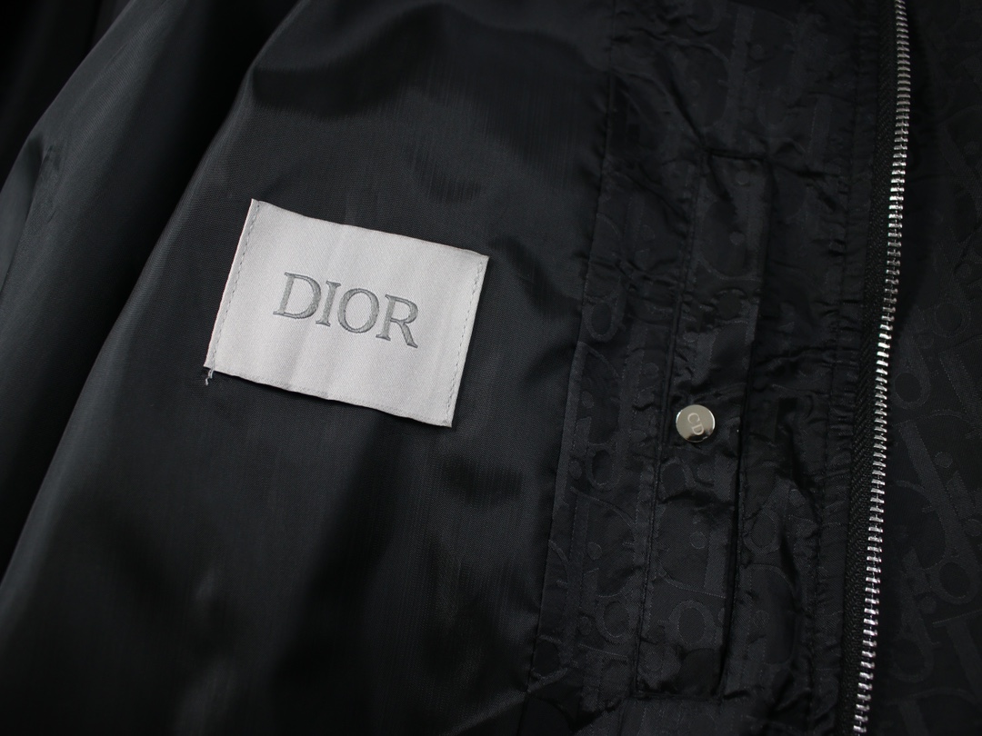 【DIOR  公式旗艦店】ディオール   ジャケット着 好評に付き再入荷！ 240923