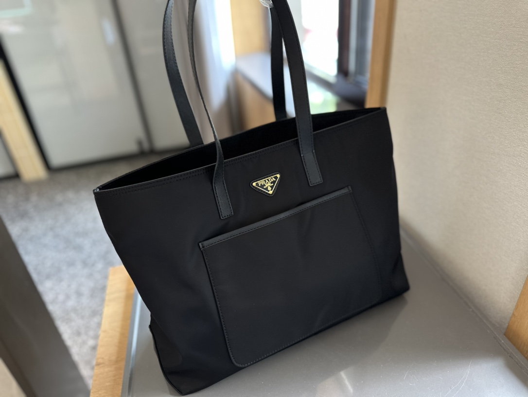 【PRADA  公式 旗艦店】プラダ   ハンドバッグ当日出荷 好評に付き再入荷！37*32CM  240719