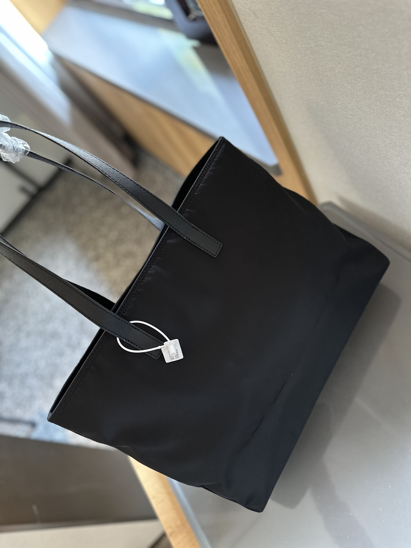 【PRADA  公式 旗艦店】プラダ   ハンドバッグ当日出荷 好評に付き再入荷！37*32CM  240719