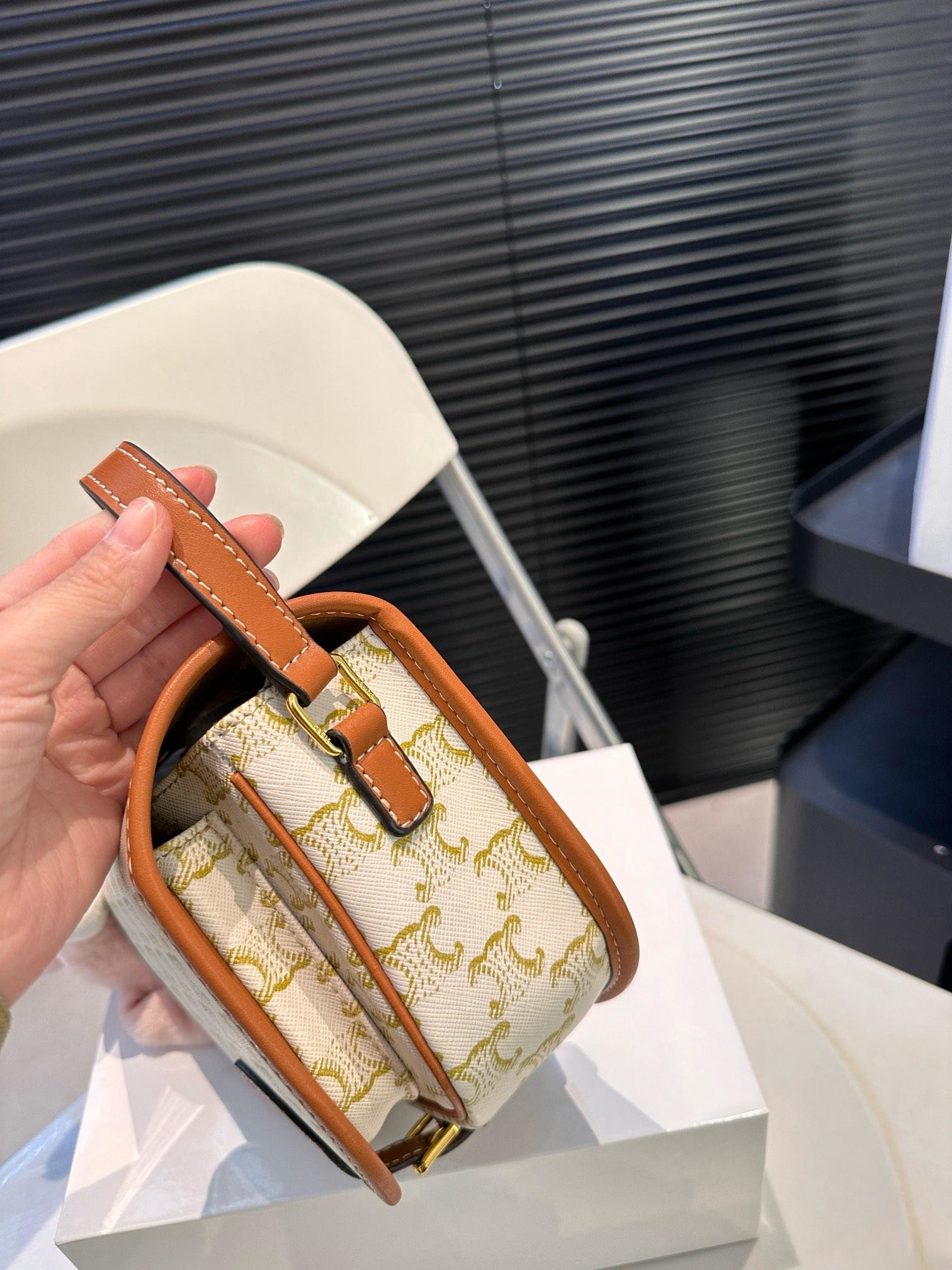 【CELINE 公式旗艦店】セリーヌ 斜めがけバッグ 当日出荷 好評に付き再入荷！18.5*15CM  1240722