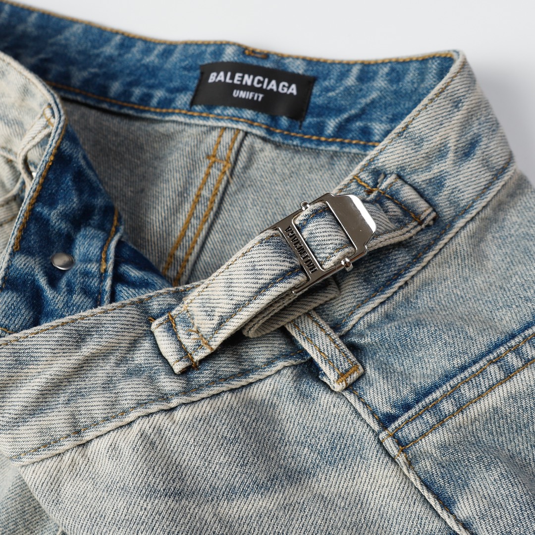 【BALENCIAGA  公式旗艦店】バレンシアガ  ショートパンツご好評に付き再入荷 240717