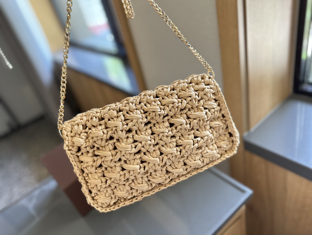 【CELINE 公式旗艦店】セリーヌ 斜めがけバッグ 当日出荷 好評に付き再入荷！25*9*12CM  1240722