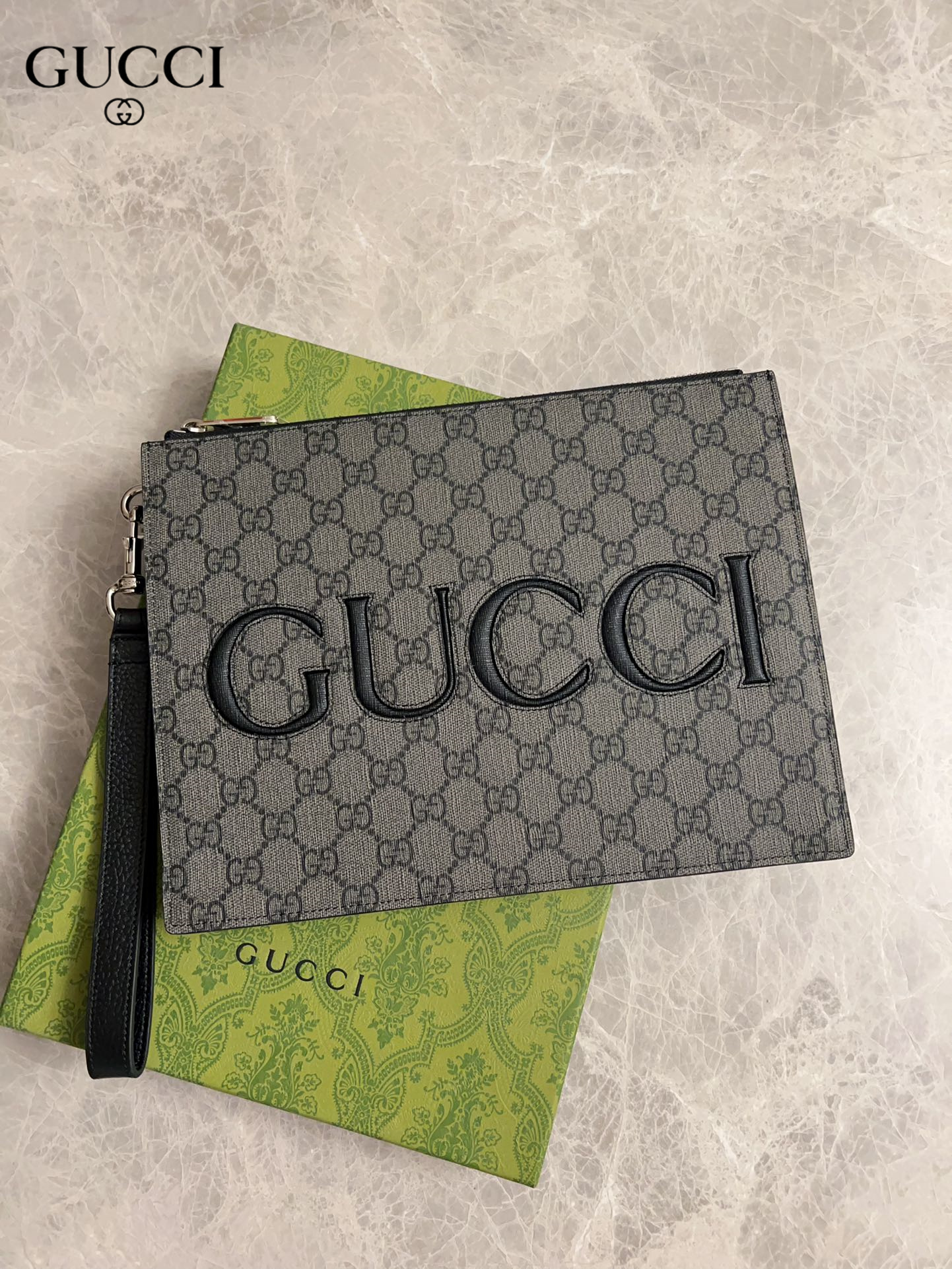 【GUCCI  公式 旗艦店】 グッチ   クラッチバッグ 当日出荷 好評に付き再入荷！22*28*3CM  241101