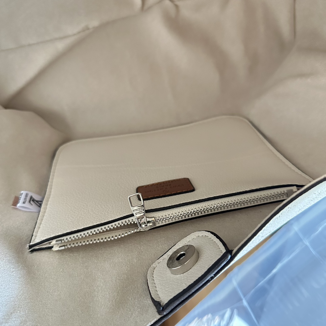 【LOUIS VUITTON 公式旗艦店】ルイヴィトン  ハンドバッグ 当日出荷 好評に付き再入荷！34CM  1240722