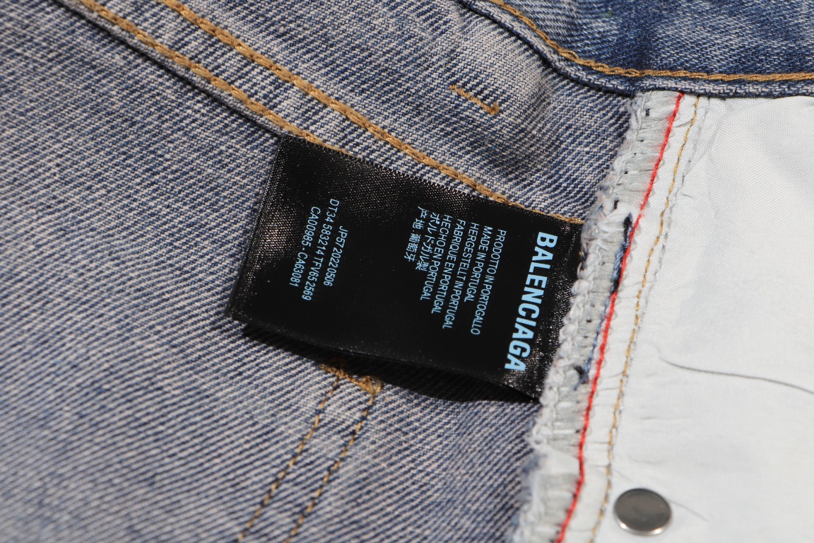 【BALENCIAGA 公式旗艦店】バレンシアガ  ジーパン  ご好評に付き再入荷  240830