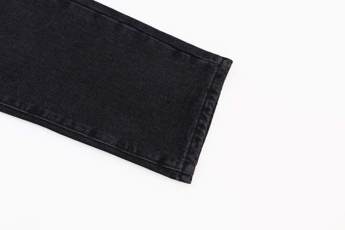 【BALENCIAGA 公式旗艦店】バレンシアガ  ジーパン  ご好評に付き再入荷  240830