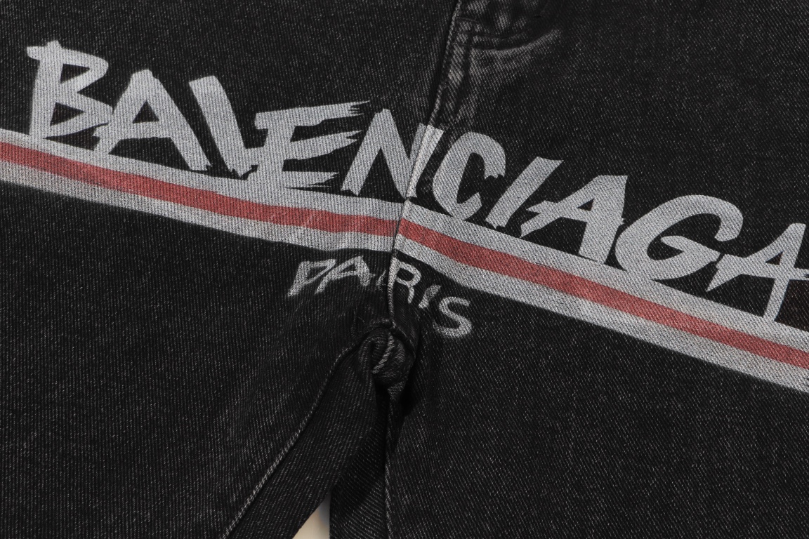 【BALENCIAGA 公式旗艦店】バレンシアガ  ジーパン  ご好評に付き再入荷  240830