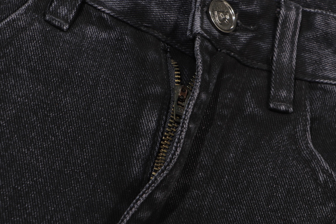 【BALENCIAGA 公式旗艦店】バレンシアガ  ジーパン  ご好評に付き再入荷  240830