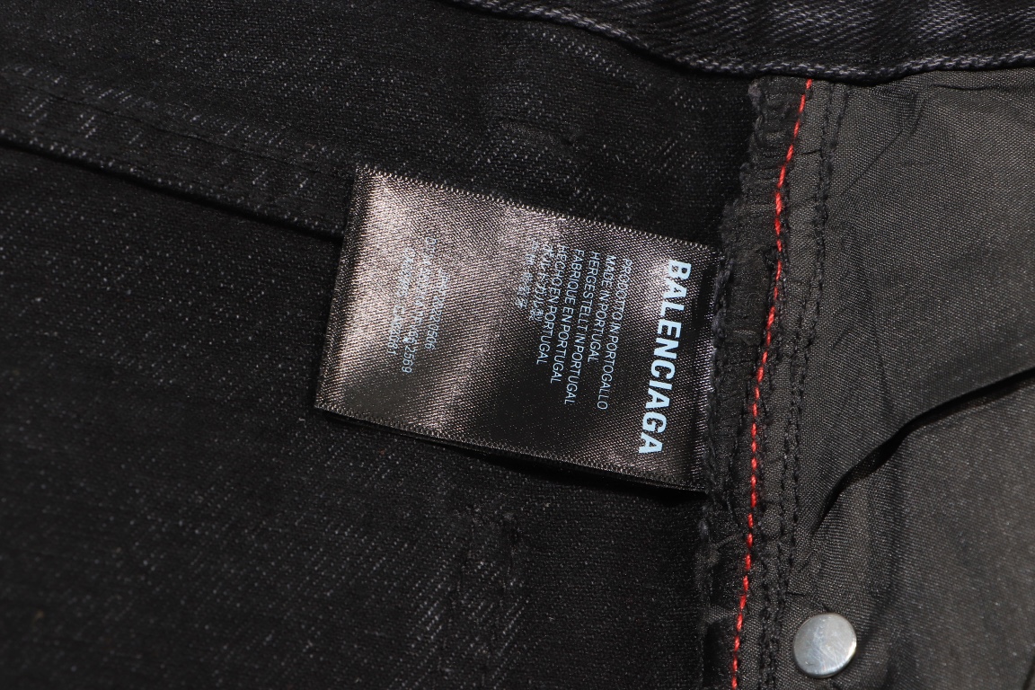 【BALENCIAGA 公式旗艦店】バレンシアガ  ジーパン  ご好評に付き再入荷  240830