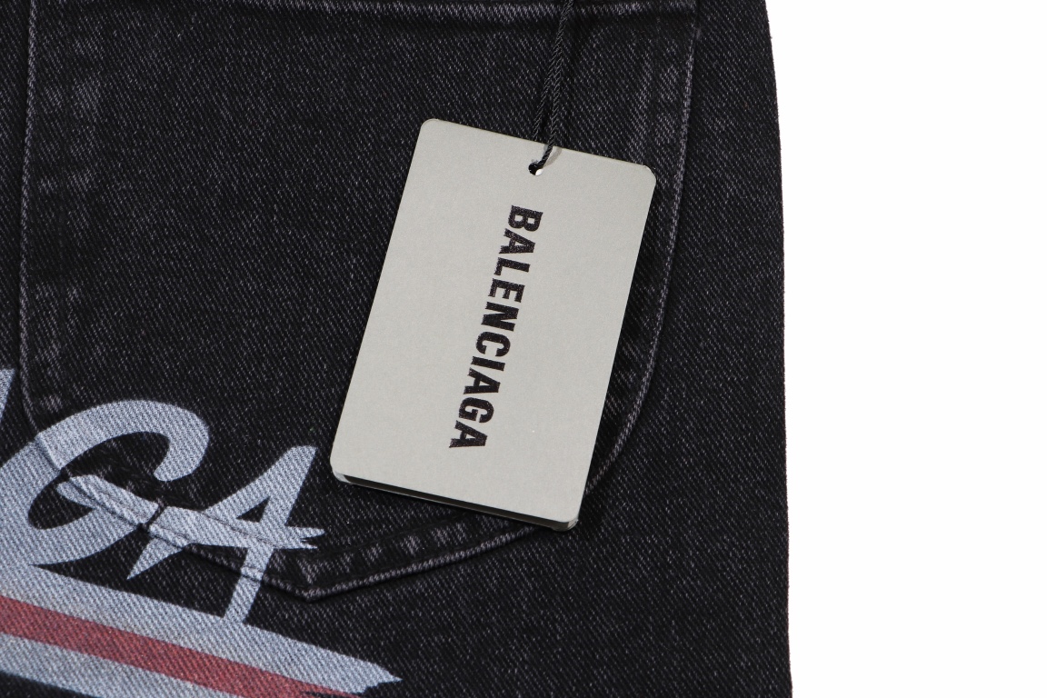 【BALENCIAGA 公式旗艦店】バレンシアガ  ジーパン  ご好評に付き再入荷  240830