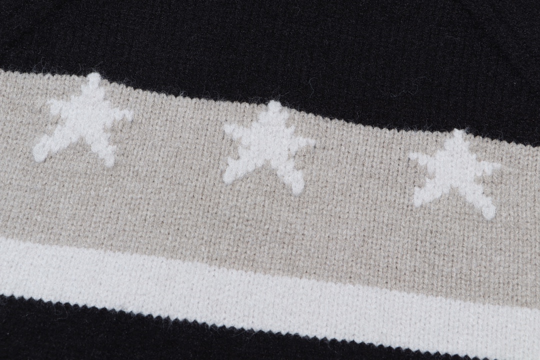 【supreme 公式旗艦店】セーター好評に付き再入荷！ 241030