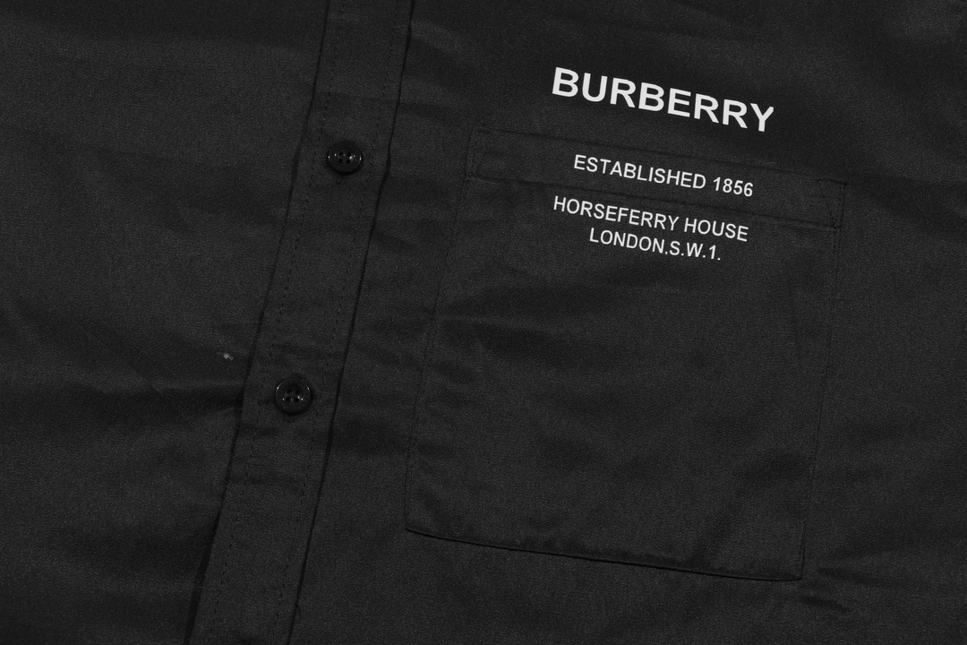 【BURBERRY 公式旗艦店】バーバリー  シャツ  ご好評に付き再入荷 240716
