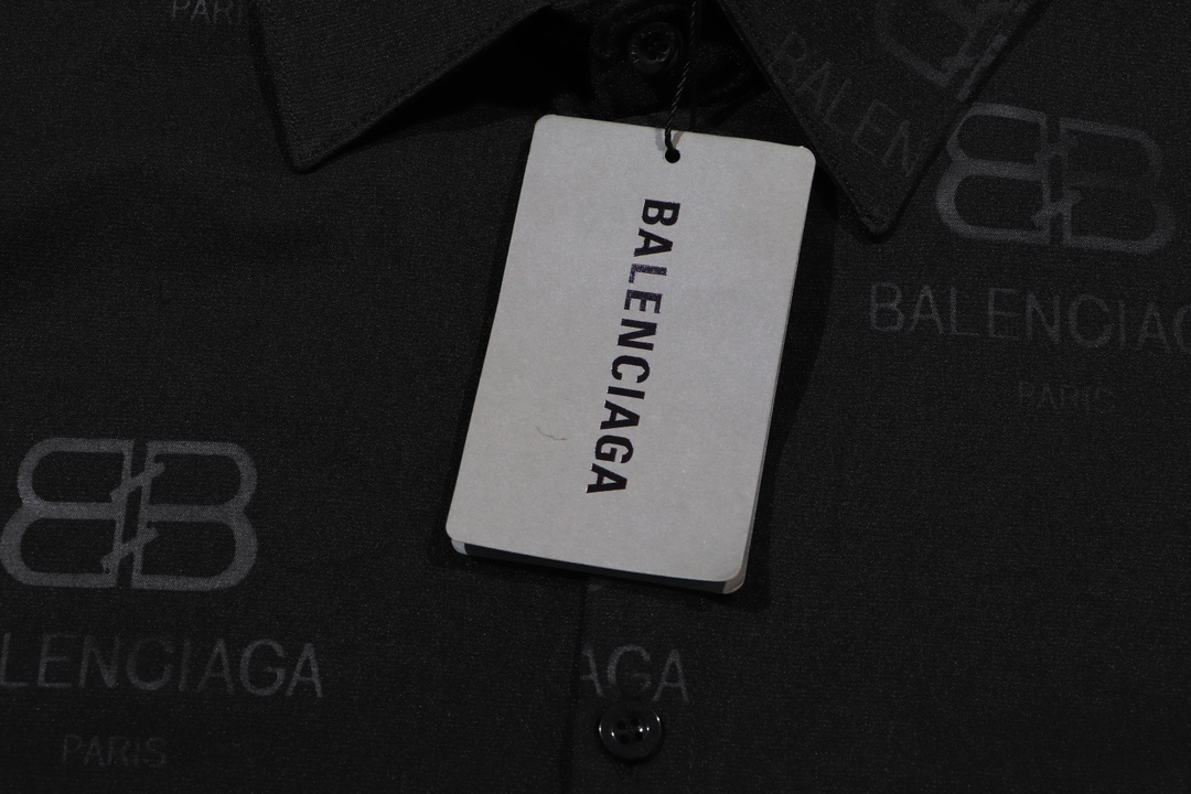 【BALENCIAGA 公式旗艦店】バレンシアガ  シャツ ご好評に付き再入荷 240802