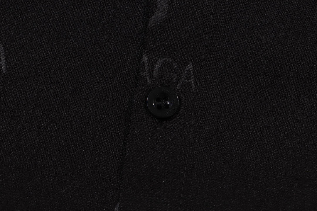 【BALENCIAGA 公式旗艦店】バレンシアガ  シャツ ご好評に付き再入荷 240802