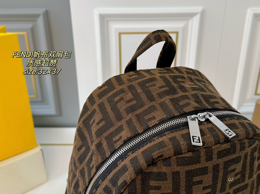 【FENDI  公式旗艦店】フェンディ  リュックサック  当日出荷 好評に付き再入荷！32*37CM  240720