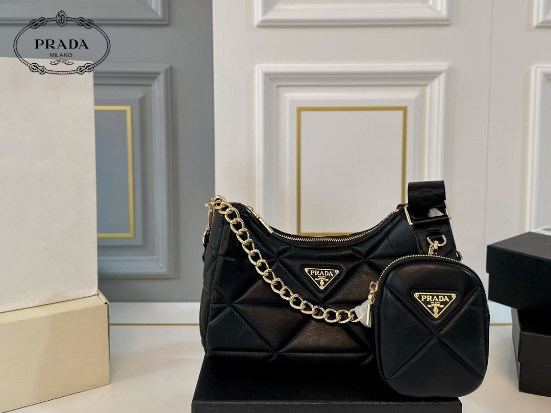 【PRADA  公式 旗艦店】プラダ  斜めがけバッグ 当日出荷 好評に付き再入荷！26*13CM 240719