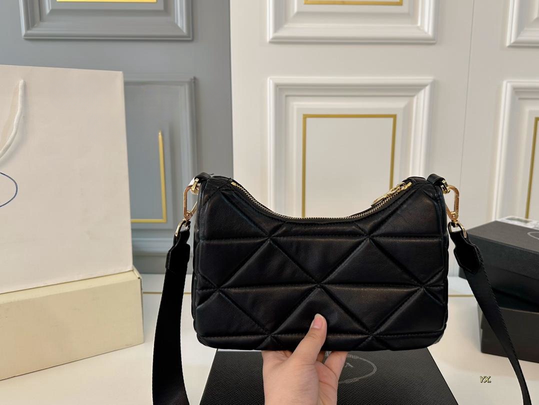 【PRADA  公式 旗艦店】プラダ  斜めがけバッグ 当日出荷 好評に付き再入荷！26*13CM 240719