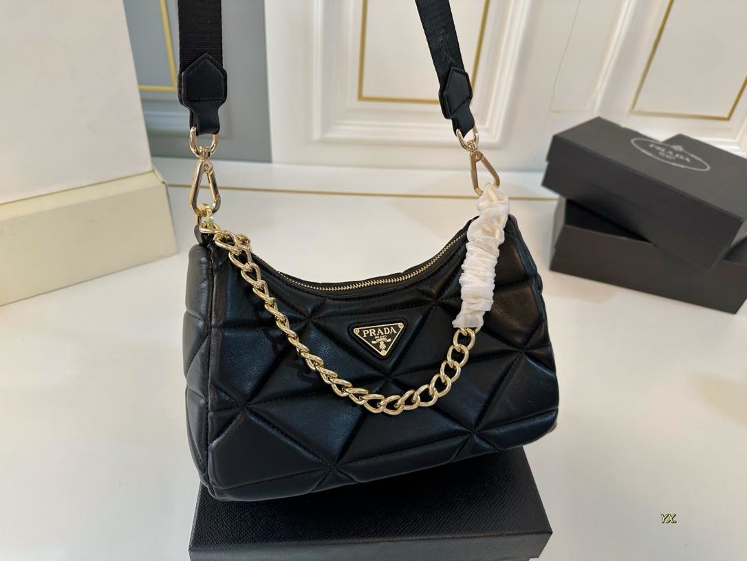 【PRADA  公式 旗艦店】プラダ  斜めがけバッグ 当日出荷 好評に付き再入荷！26*13CM 240719