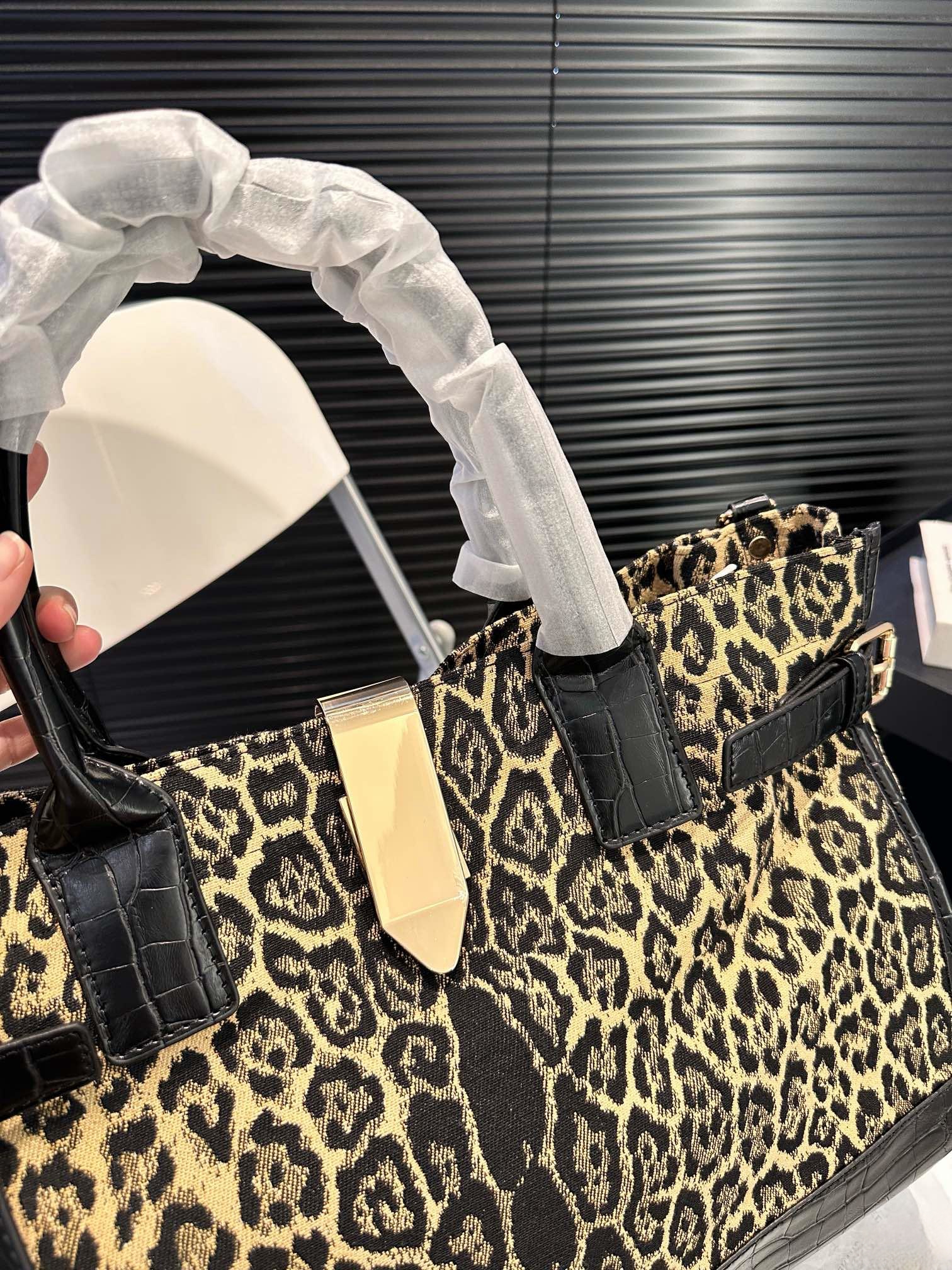 【CELINE 公式旗艦店】セリーヌ ハンドバッグ 当日出荷 好評に付き再入荷！39*29CM  1240723