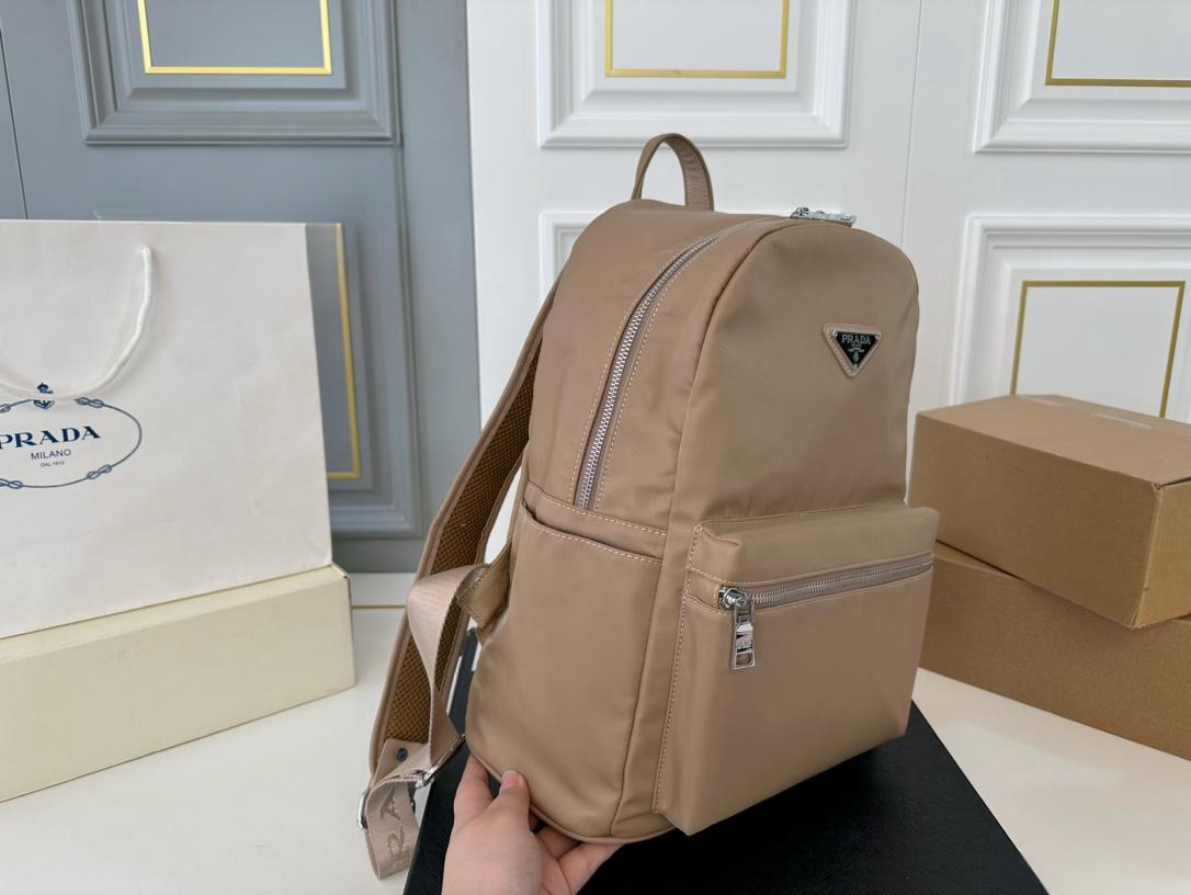 【PRADA  公式 旗艦店】プラダ   リュックサック当日出荷 好評に付き再入荷！31*36CM  240719