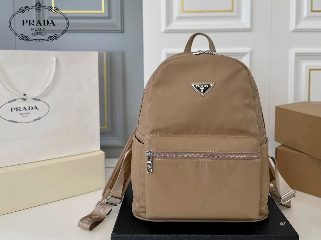 【PRADA  公式 旗艦店】プラダ   リュックサック当日出荷 好評に付き再入荷！31*36CM  240719