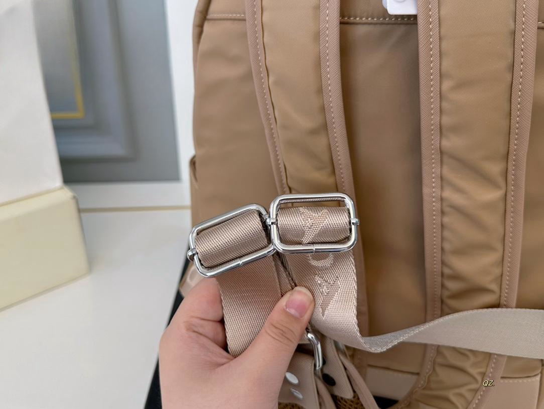 【PRADA  公式 旗艦店】プラダ   リュックサック当日出荷 好評に付き再入荷！31*36CM  240719